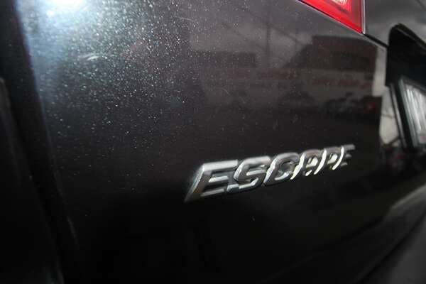 2010 Ford Escape  ZD
